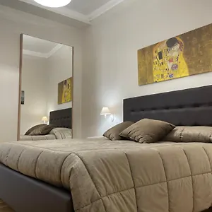 https://luxury-apartaments-celso-palermo.sicilyhotelsitaly.net